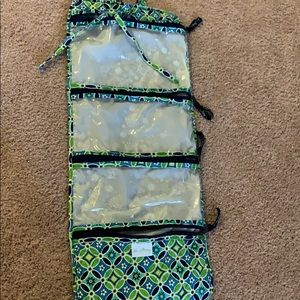 GUC Vera Bradley Hanging Organizer in Daisy Daisy